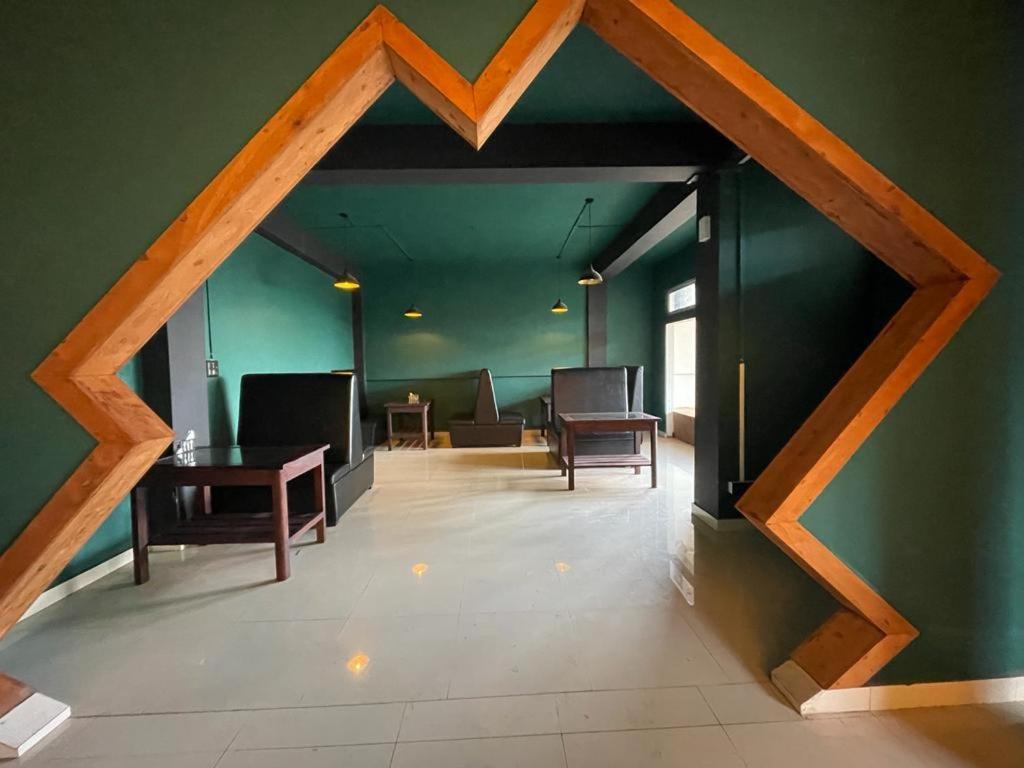 La Colline Resort Kohima Buitenkant foto