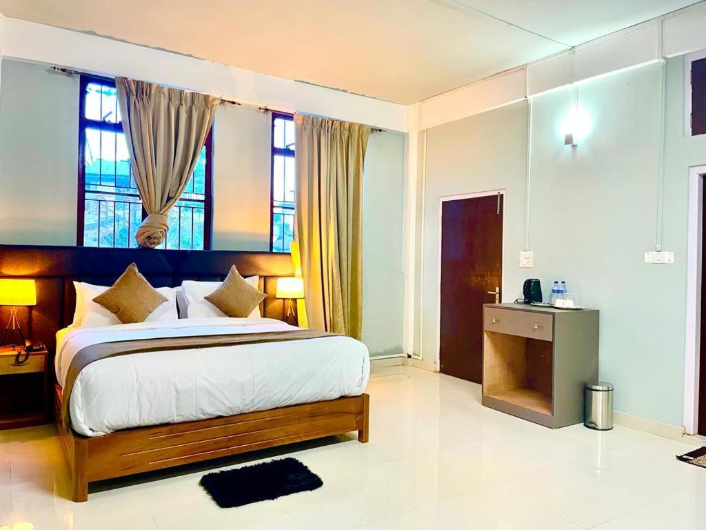 La Colline Resort Kohima Buitenkant foto