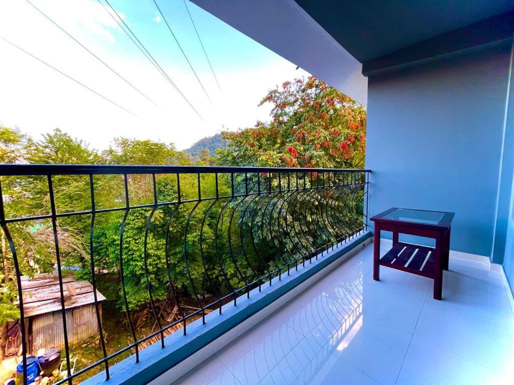 La Colline Resort Kohima Buitenkant foto
